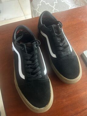 Vans Black & White “pop cush” Old Skool Sneakers with Gum Outsole